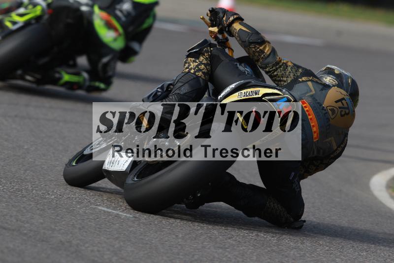 /Archiv-2022/06 15.04.2022 Speer Racing ADR/Gruppe rot/77